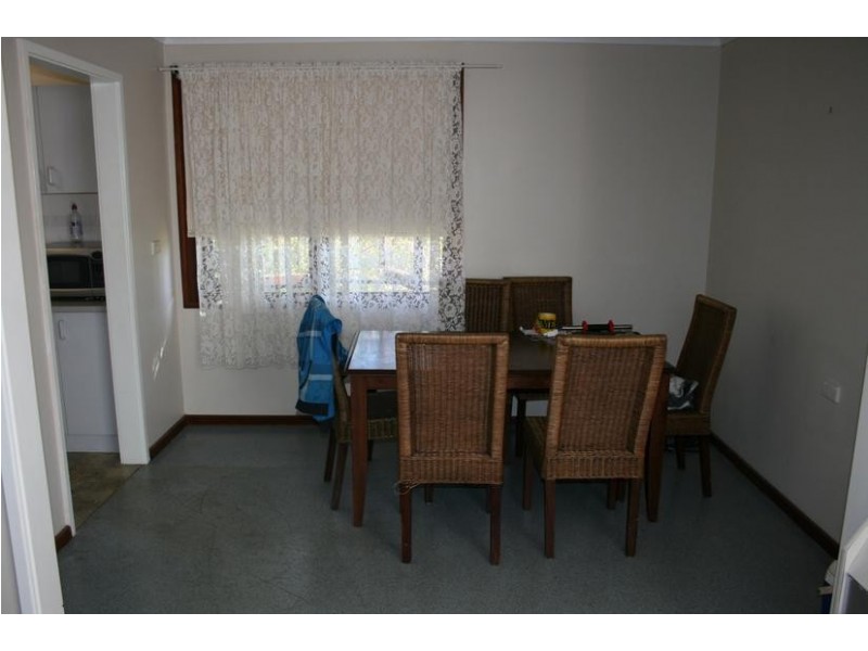 33 McDonald Avenue, Nowra NSW 2541