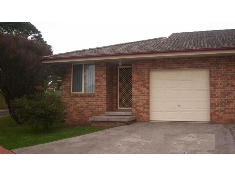 1 Herbert Close, Bomaderry NSW 2541