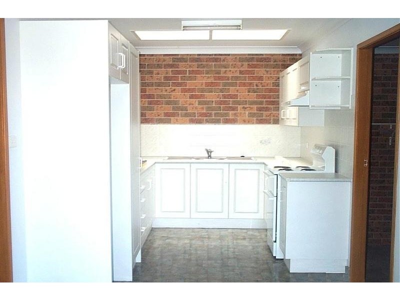 1 Herbert Close, Bomaderry NSW 2541