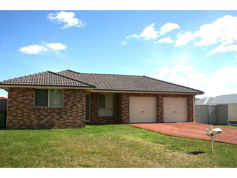11 Hannah Place, Worrigee NSW 2540