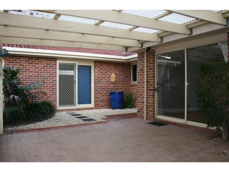 1 Chebec Close, Bomaderry NSW 2541