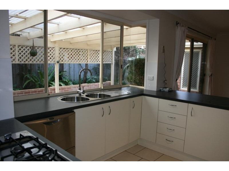 1 Chebec Close, Bomaderry NSW 2541