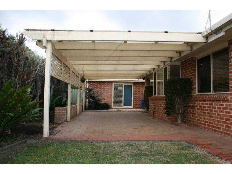 1 Chebec Close, Bomaderry NSW 2541