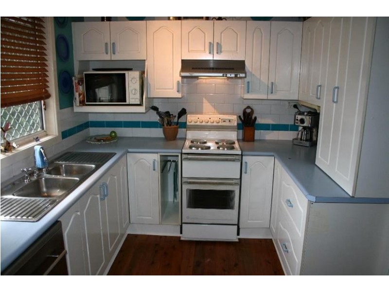 74 Sampson Crescent, Bomaderry NSW 2541