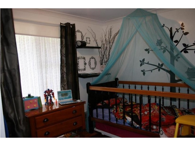 74 Sampson Crescent, Bomaderry NSW 2541