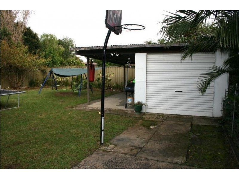 74 Sampson Crescent, Bomaderry NSW 2541