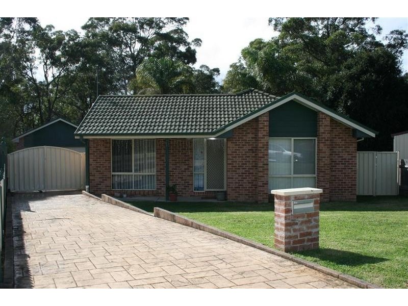 8 Stockley Close, West Nowra NSW 2541
