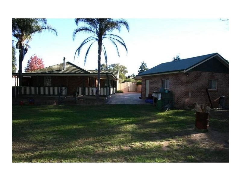 8 Stockley Close, West Nowra NSW 2541