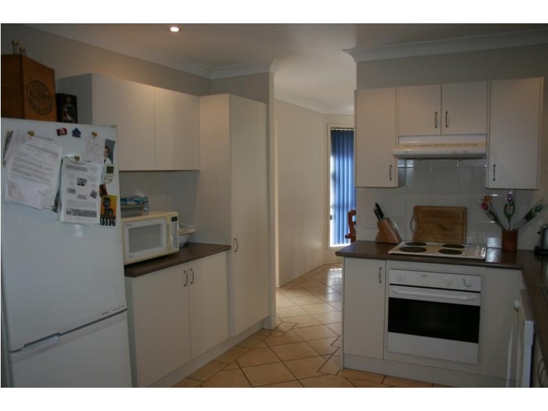 3 Freesia, Bomaderry NSW 2541