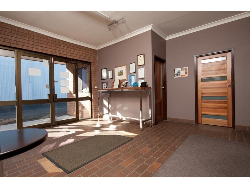 100 Railway Street, Bomaderry NSW 2541