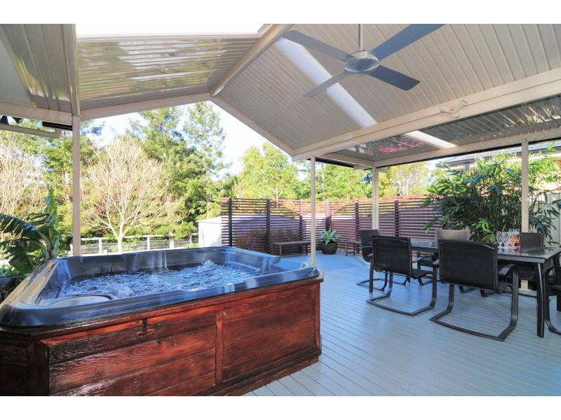 10 Jade Place, Meroo Meadow NSW 2540