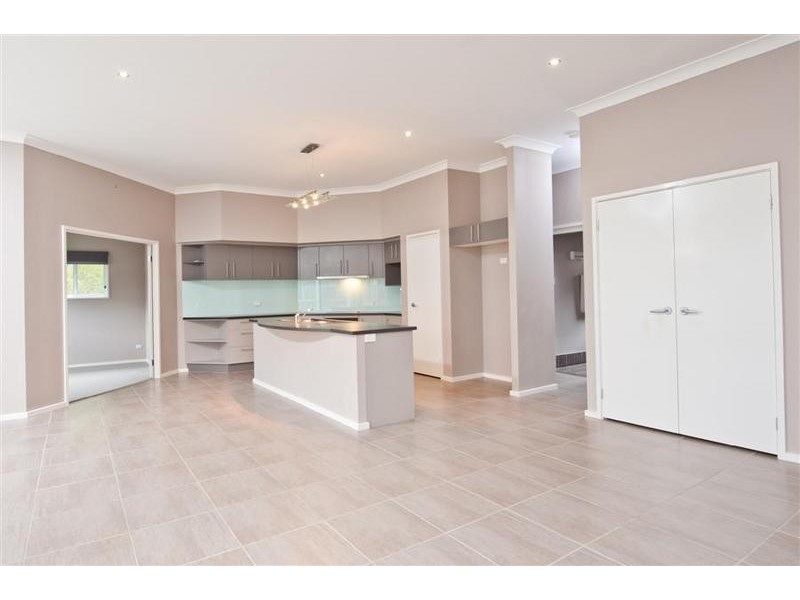 45 Emerald Drive, Meroo Meadow NSW 2540