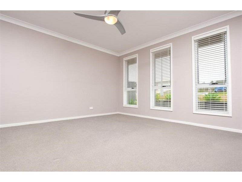 45 Emerald Drive, Meroo Meadow NSW 2540