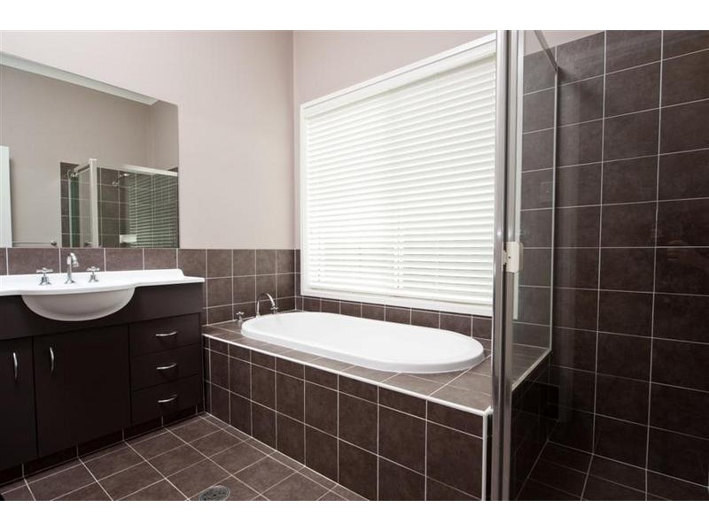 45 Emerald Drive, Meroo Meadow NSW 2540