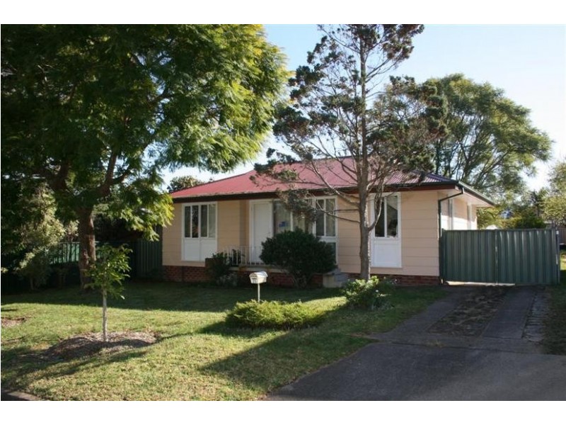 31 Sampson Crescent, Bomaderry NSW 2541