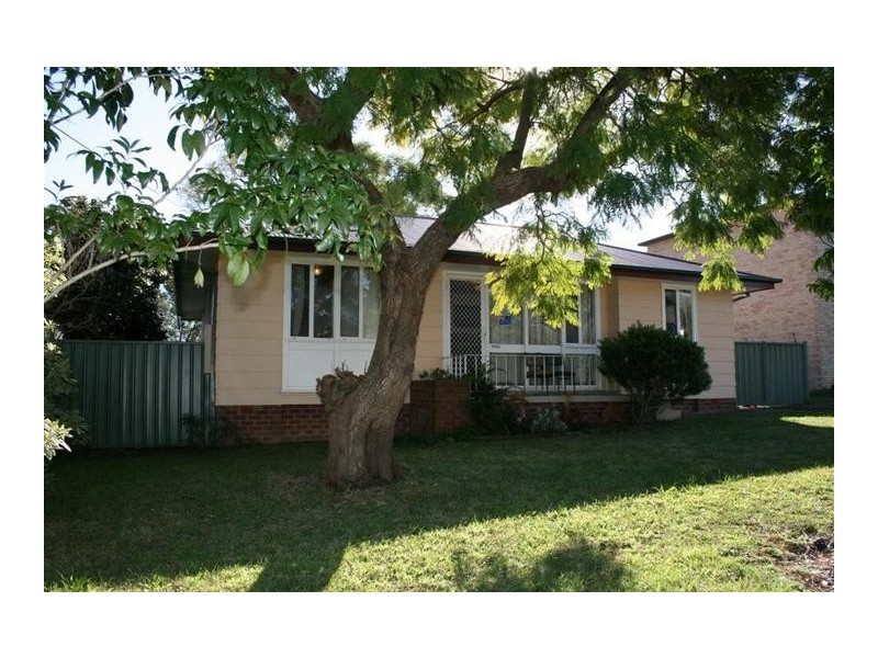 31 Sampson Crescent, Bomaderry NSW 2541