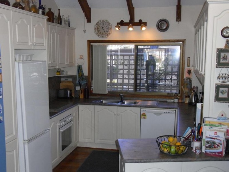 16 Walmer Avenue, Sanctuary Point NSW 2540