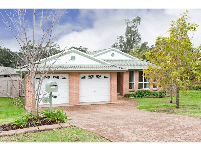 6 Gardenia Crescent, Bomaderry NSW 2541