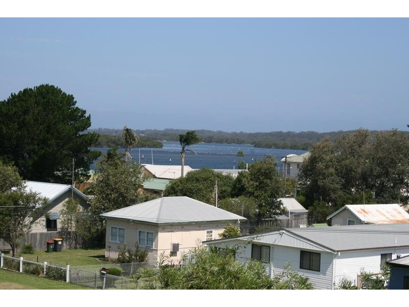 2/13 South Street, Greenwell Point NSW 2540