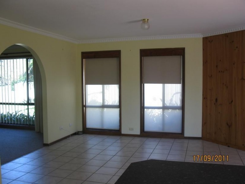 5 Birkdale Grove, Bomaderry NSW 2541