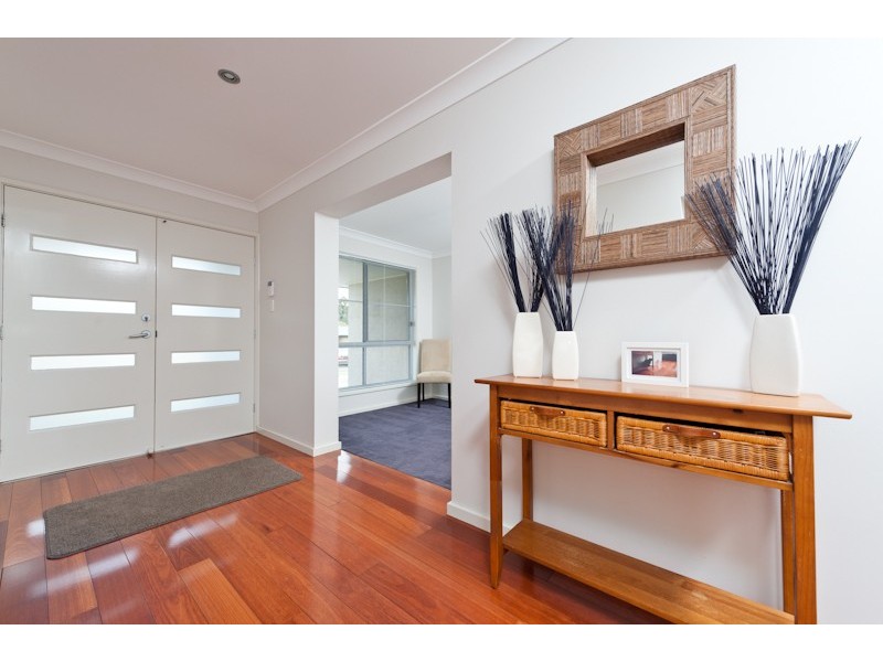 20 Emerald Drive, Meroo Meadow NSW 2540
