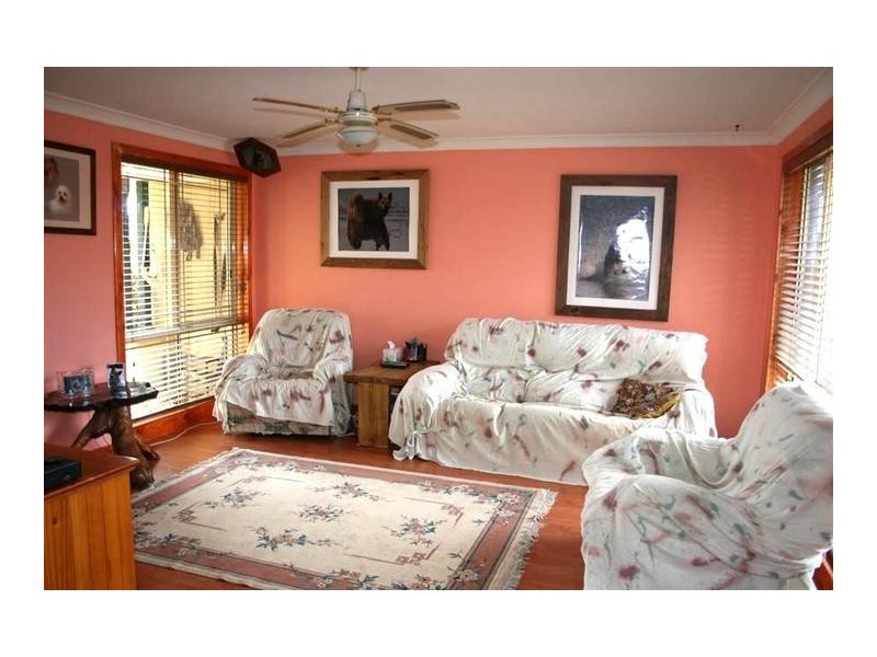 8 Hesperus Close, Nowra NSW 2541