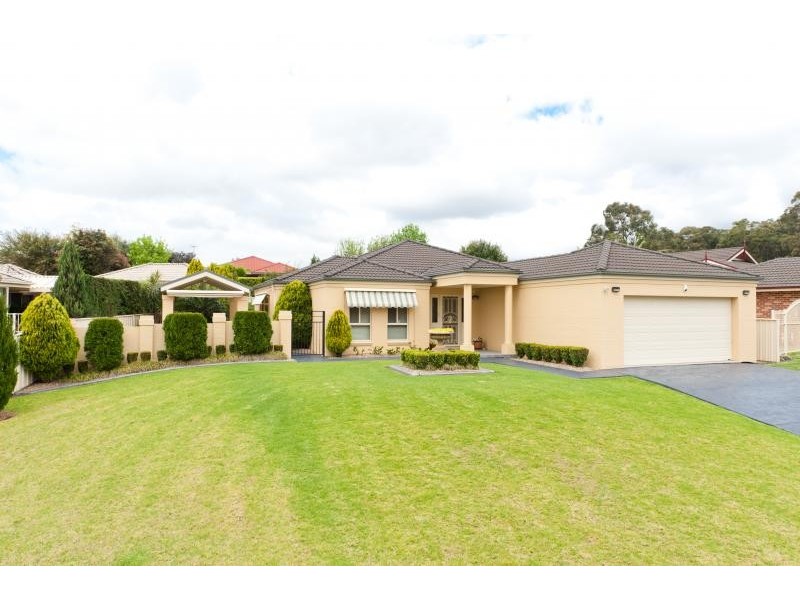 1 Marigold Close, Bomaderry NSW 2541