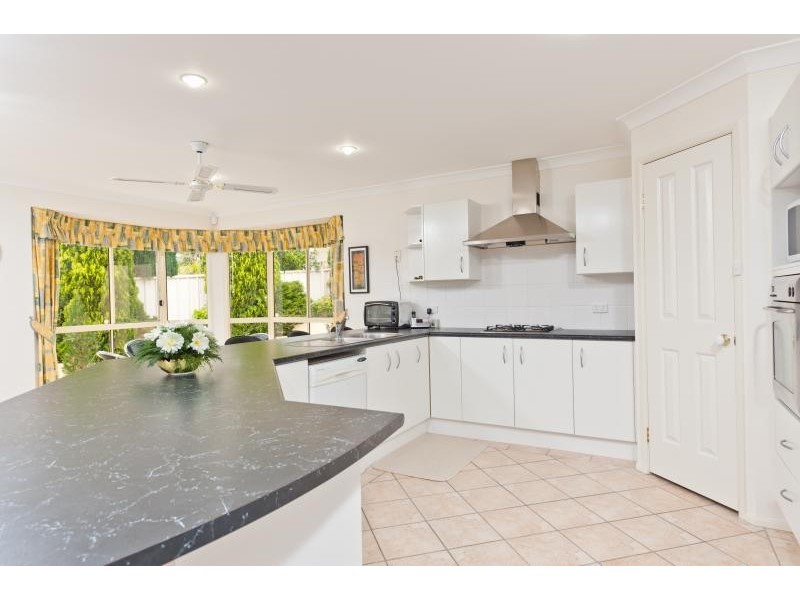 1 Marigold Close, Bomaderry NSW 2541