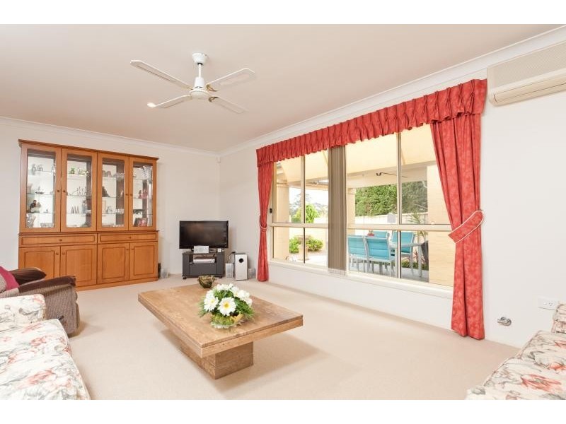 1 Marigold Close, Bomaderry NSW 2541