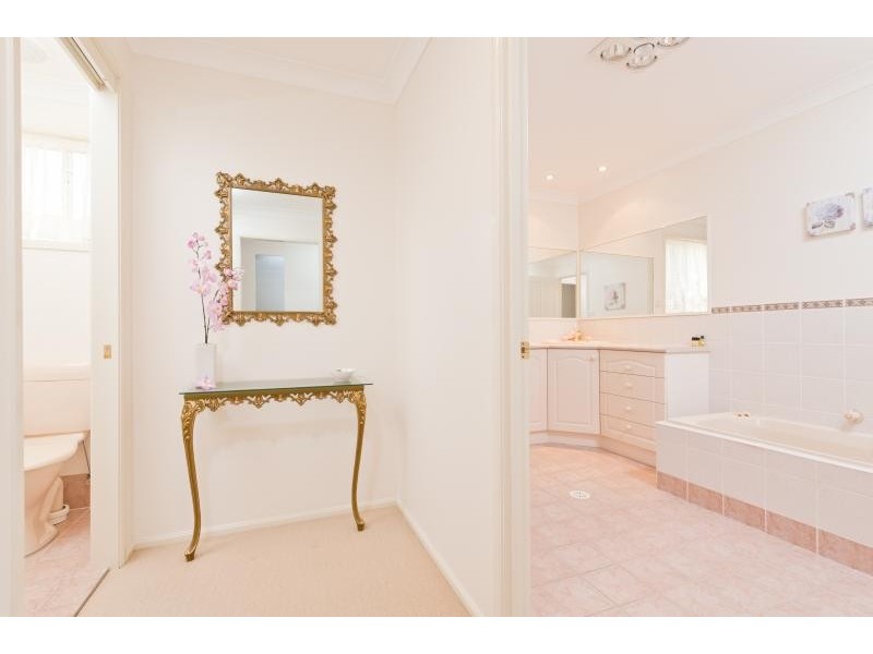 1 Marigold Close, Bomaderry NSW 2541