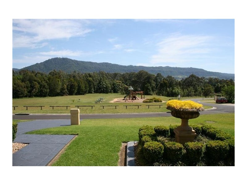 1 Marigold Close, Bomaderry NSW 2541