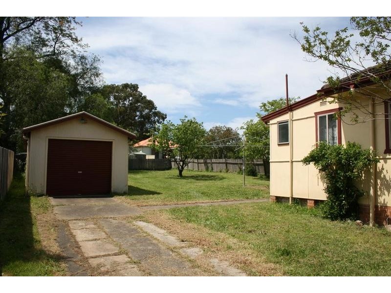 98 East Street, Nowra NSW 2541