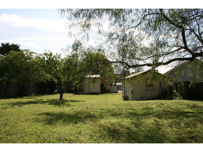 98 East Street, Nowra NSW 2541