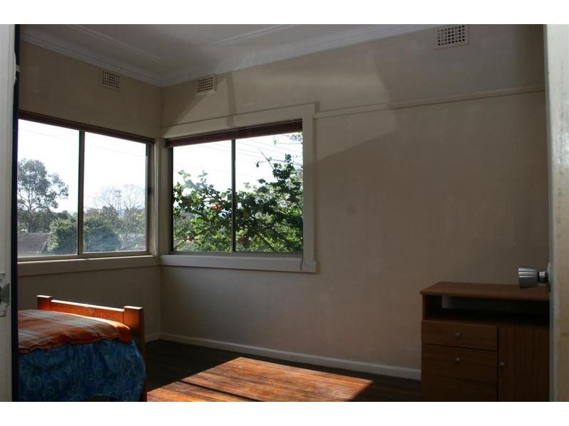 98 East Street, Nowra NSW 2541