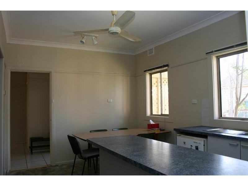 98 East Street, Nowra NSW 2541