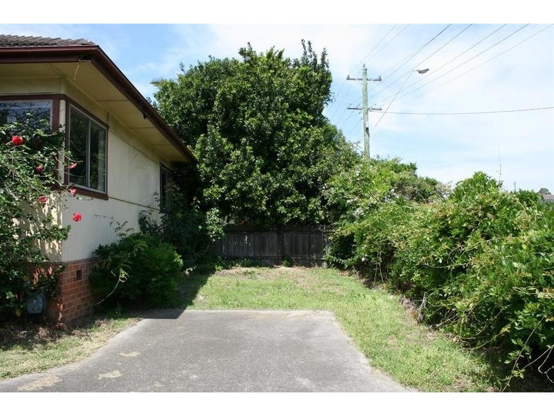 98 East Street, Nowra NSW 2541