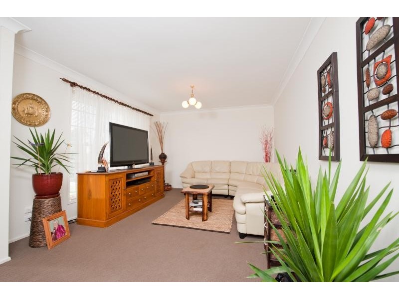 6 Folia Close, West Nowra NSW 2541