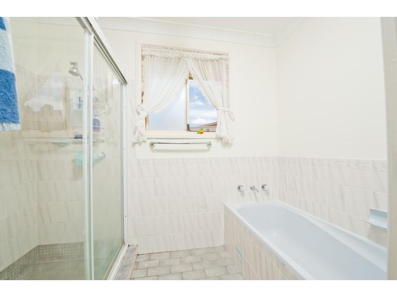 6 Folia Close, West Nowra NSW 2541