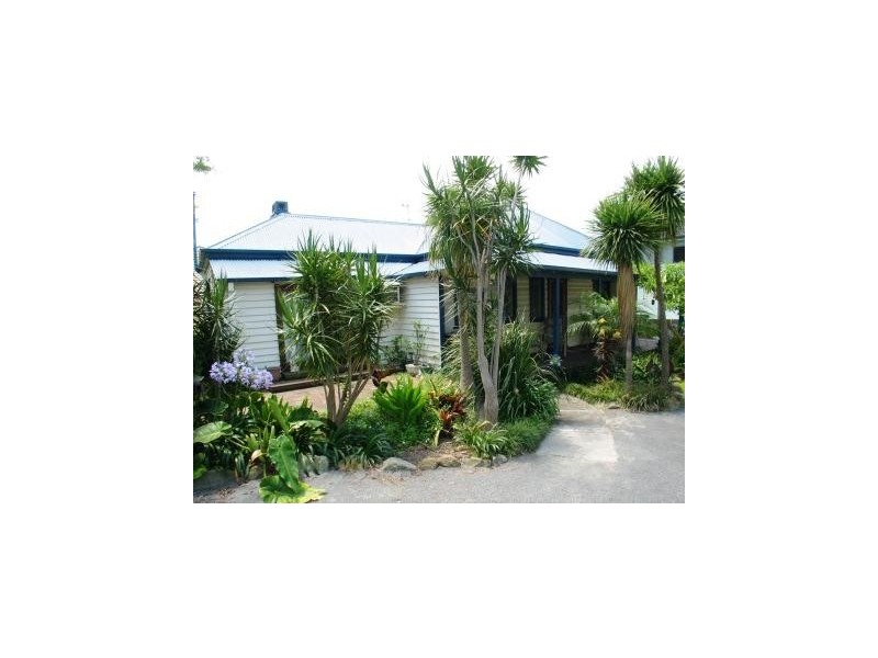 17 Cambewarra Road, Bomaderry NSW 2541