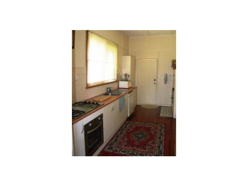 17 Cambewarra Road, Bomaderry NSW 2541