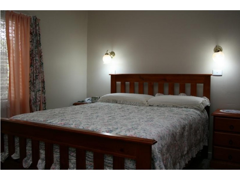 10 Knapp Avenue, Nowra NSW 2541