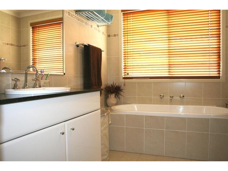 42 Stott Crescent, Callala Bay NSW 2540