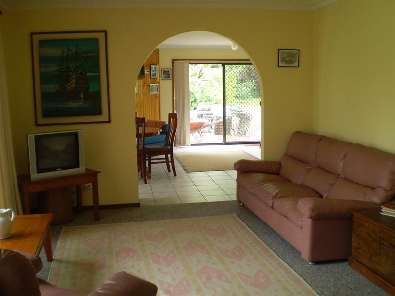 5 Birkdale Grove, Bomaderry NSW 2541