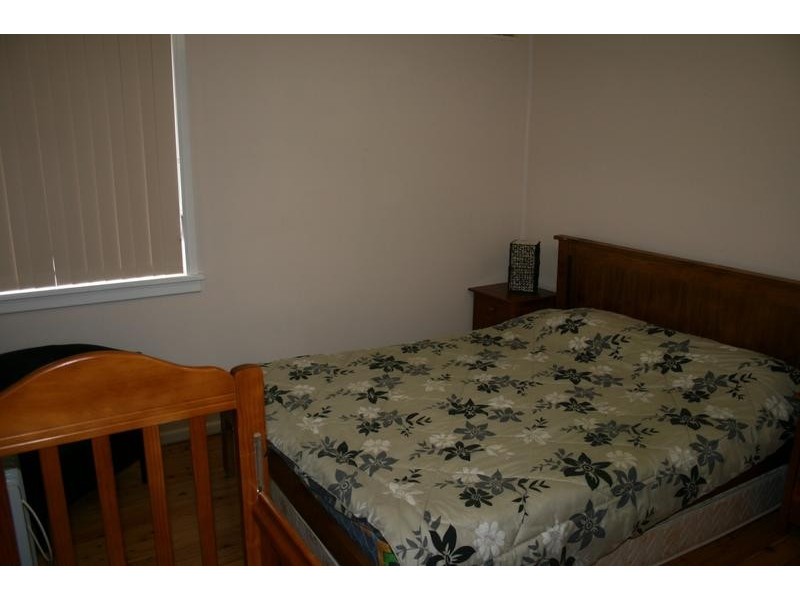 17 Queenborough Street, Nowra NSW 2541