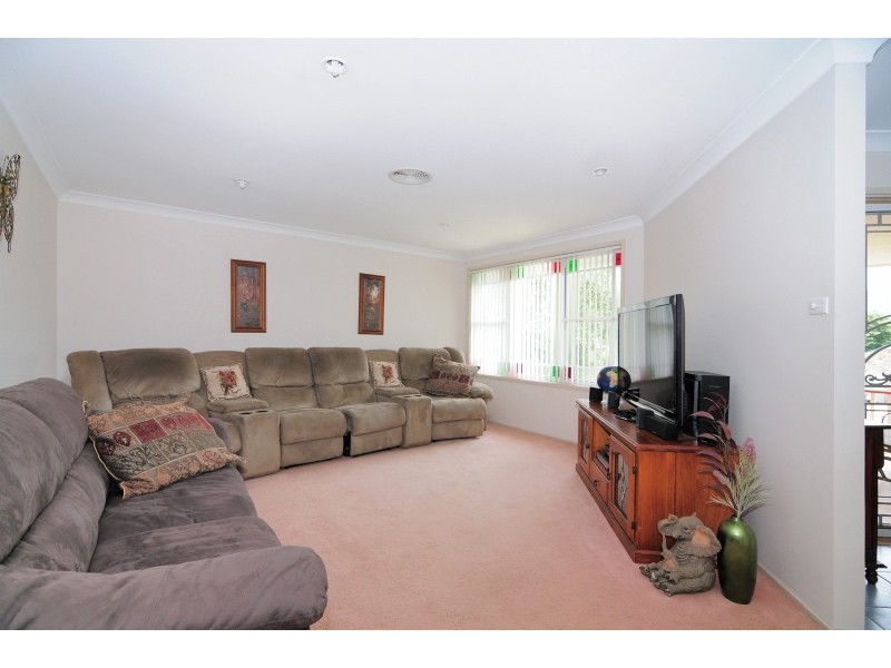 108 Jasmine Drive, Bomaderry NSW 2541