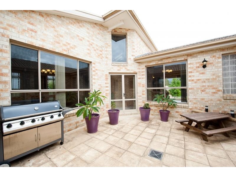 7 Gardenia Crescent, Bomaderry NSW 2541