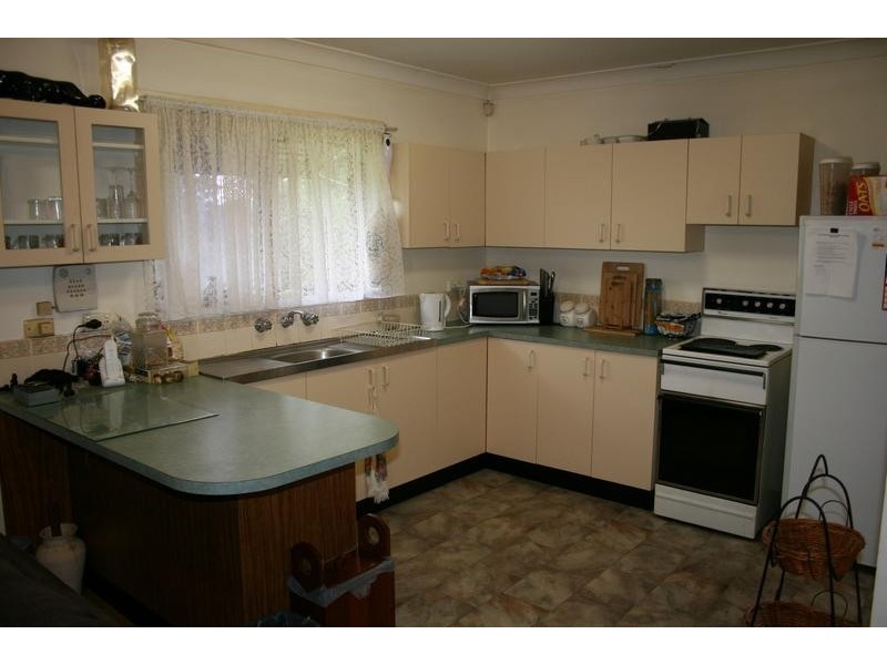 1/2 Campbell Place, Nowra NSW 2541