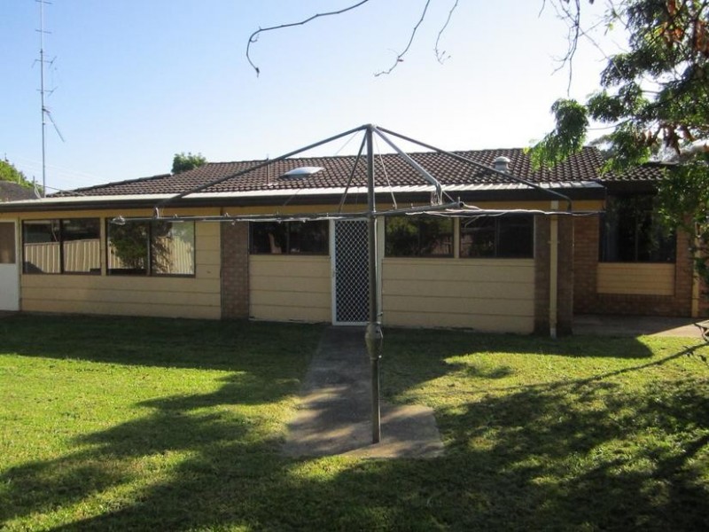 4 Allison Avenue, Nowra NSW 2541