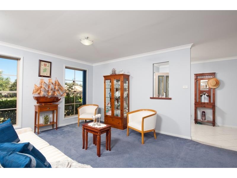 8 Burradoo Crescent, Nowra NSW 2541