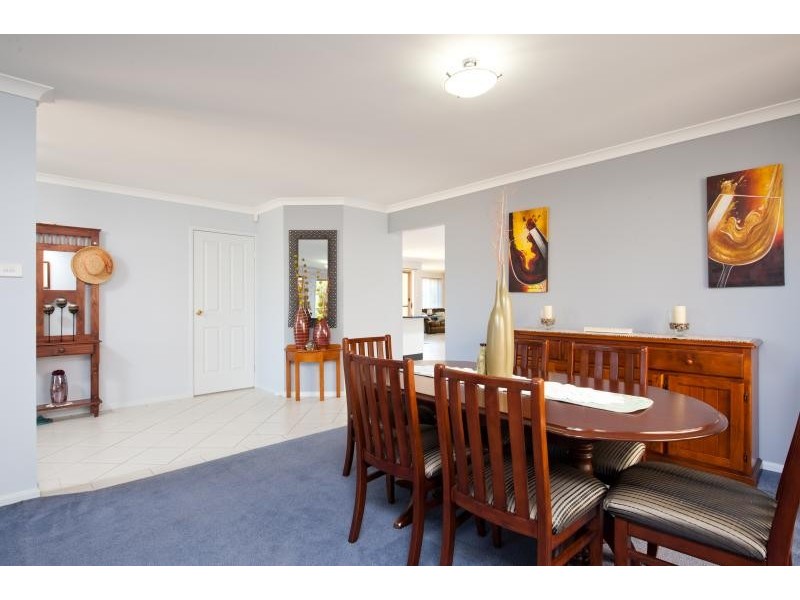 8 Burradoo Crescent, Nowra NSW 2541